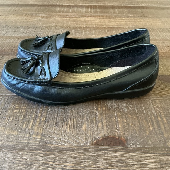Tom McCan Black Tassel Loafers - Picture 4 of 7